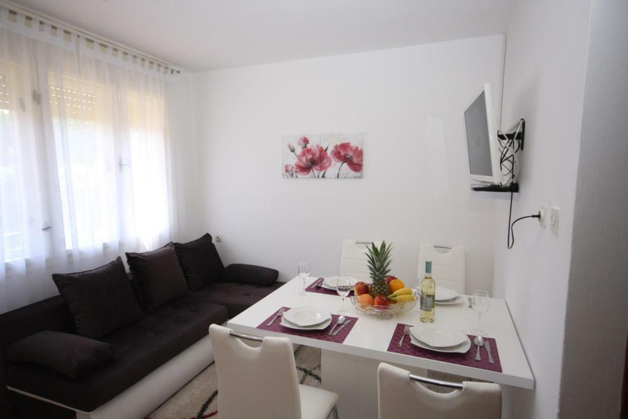 Two Bedroom Apartment, Nice Neighborhood, Free Parking, Wifi Pula Exterior photo